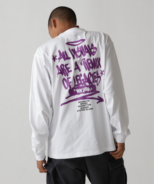 AVIREX（アヴィレックス）の「《直営店限定》TAGGING DESIGN LONGSLEEVE T-SHIRT / タギング デザイン 長袖 Tシャツ / AVIREX / アヴィレックス（Tシャツ/カットソー・メンズ・ベージュ/パープル/ターコイズブルー/オレンジ・LARGE/XX-LARGE/MEDIUM/X-LARGE）」の3枚目の写真