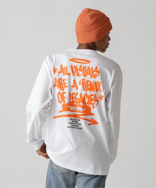 AVIREX（アヴィレックス）の「《直営店限定》TAGGING DESIGN LONGSLEEVE T-SHIRT / タギング デザイン 長袖 Tシャツ / AVIREX / アヴィレックス（Tシャツ/カットソー・メンズ・ベージュ/パープル/ターコイズブルー/オレンジ・LARGE/XX-LARGE/MEDIUM/X-LARGE）」の4枚目の写真