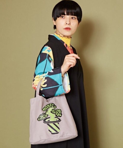 カヤ（カヤ）の「【カヤ】NIPPON 樽トートバッグ（トートバッグ・レディース・グリーン/ピンク/レッド/ブルー/ブラック×グレー/パープル/ブラック×イエロー/ライトパープル・FREE）」の14枚目の写真