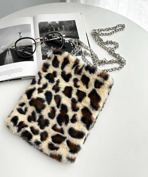 WEGO(ウィゴー)の「WEGO/ファーチェーンミニショルダー(ショルダーバッグ・レディース・サックスブルー/ベージュ/ブラック/ライトピンク/ピンク系その他/オレンジ/グリーン/その他1/その他2/ホワイト/グレー・FREE)」の11枚目の写真