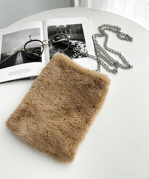 WEGO(ウィゴー)の「WEGO/ファーチェーンミニショルダー(ショルダーバッグ・レディース・サックスブルー/ベージュ/ブラック/ライトピンク/ピンク系その他/オレンジ/グリーン/その他1/その他2/ホワイト/グレー・FREE)」の5枚目の写真