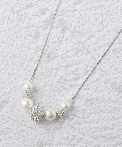 SHOO・LA・RUE（シューラルー）の「◆【セレモニー】フェイクパール＆パヴェスライダーネックレス（ネックレス・レディース・ゴールド/ピンクゴールド/シルバー・00）」の2枚目の写真