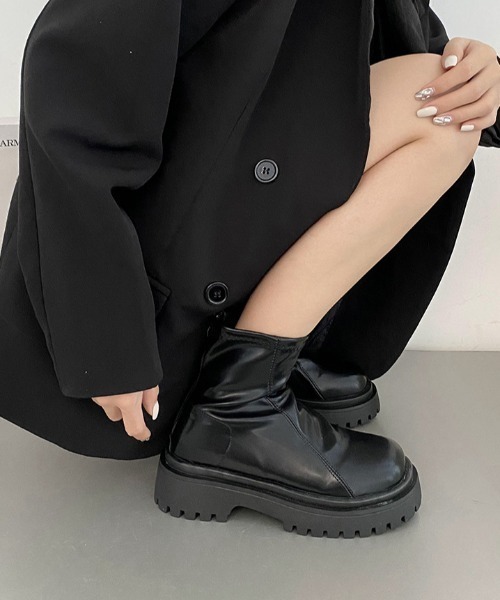 LAC-VERT（ラック・ヴェール）の「ソフトPU厚底ショートブーツ（ブーツ・レディース・ブラック/ダークブラウン・S/L/M）」の4枚目の写真