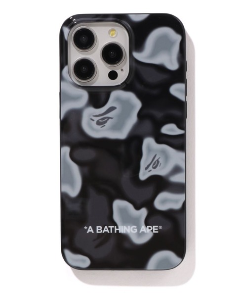 A BATHING APE（アベイシングエイプ）の「LIQUID CAMO IPHONE 15 PROAX CASE（スマホケース/カバー・メンズ・オリーブ/ブルー/ブラック・FREE）」の2枚目の写真