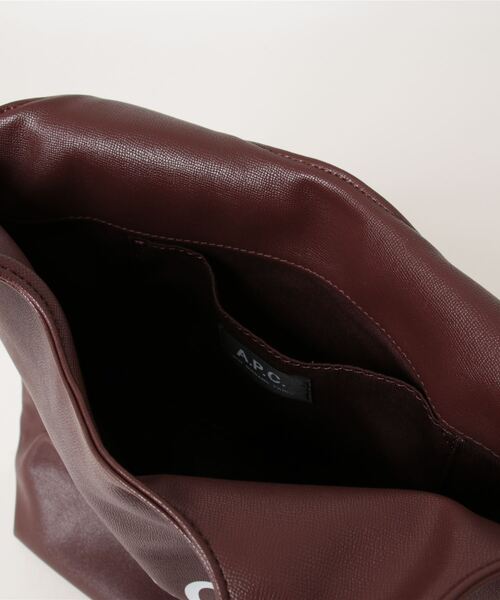 A.P.C.（アーペーセー）の「TOTE NINON SMALL（トートバッグ・レディース・ブラウン系その他/グリーン系その他/クリーム・ONESIZE）」の6枚目の写真