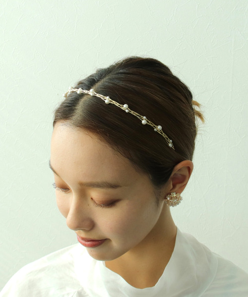 Three Four Time（ｽﾘｰﾌｫｰﾀｲﾑ）の「マットメタルパールカチューシャ【結婚式/パーティ/フォーマル/デイリー】（カチューシャ・レディース・シルバー/ゴールド・FREE）」の6枚目の写真