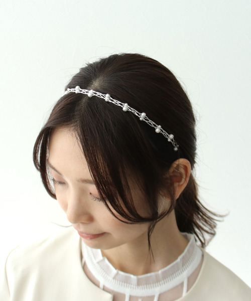 Three Four Time（ｽﾘｰﾌｫｰﾀｲﾑ）の「マットメタルパールカチューシャ【結婚式/パーティ/フォーマル/デイリー】（カチューシャ・レディース・シルバー/ゴールド・FREE）」の5枚目の写真