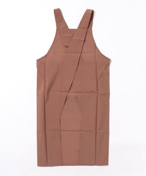 NAIGAI(ナイガイ)の「HOUSE WEAR STUDIO 撥水加工 ナイロン 無地 バッククロス エプロン 70372095(エプロン・レディース・レンガ/ブラック/グリーン・FREE)」の4枚目の写真