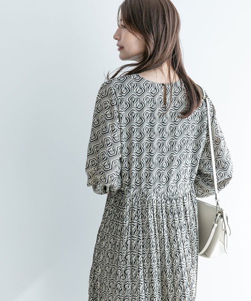 【セール】アート柄ギャザーワンピース（ワンピース）｜Jayro（ジャイロ）