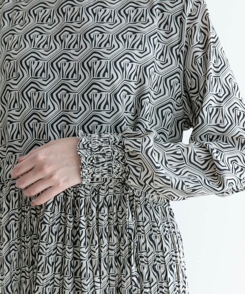 【セール】アート柄ギャザーワンピース（ワンピース）｜Jayro（ジャイロ）