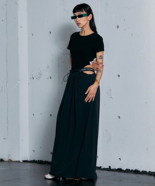 THINGS THAT MATTER（シングス ザット マター）の「CUTTING NARROW SKIRT / カッティングナロースカート（スカート・レディース・ブラック/ライトグレー/ベージュ・1/2）」の12枚目の写真