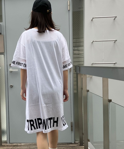 GLAMOROUS JANE(グラマラスジェーン)の「袖メッシュ切替バック裾ロゴプリントTシャツワンピース(ワンピース・レディース・ブラック/カーキ/オフホワイト・M)」の22枚目の写真