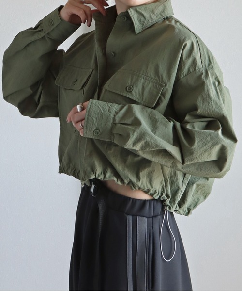 COURO(コウロ)の「ナイロンオーバーショートシャツ(シャツ/ブラウス・レディース・サーモンピンク/アイボリー/ブラック/オリーブ/ブルー・FREE)」の1枚目の写真
