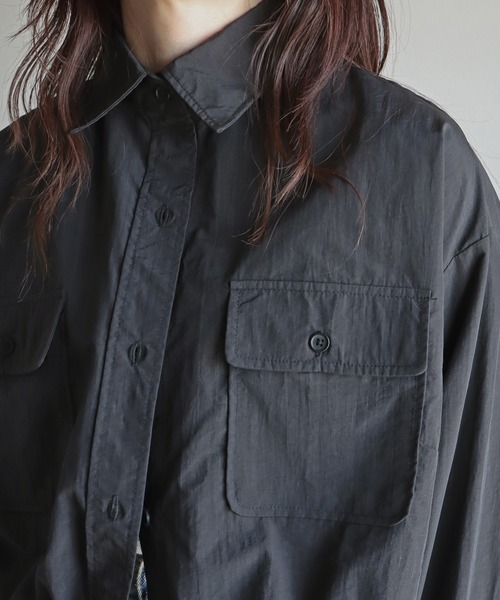 COURO(コウロ)の「ナイロンオーバーショートシャツ(シャツ/ブラウス・レディース・サーモンピンク/アイボリー/ブラック/オリーブ/ブルー・FREE)」の14枚目の写真