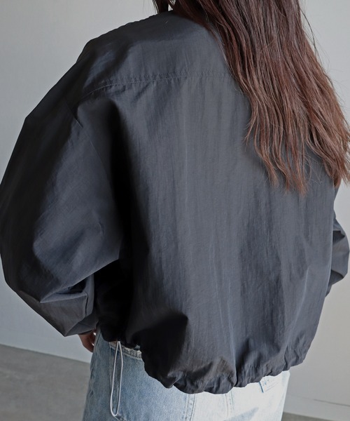 COURO(コウロ)の「ナイロンオーバーショートシャツ(シャツ/ブラウス・レディース・サーモンピンク/アイボリー/ブラック/オリーブ/ブルー・FREE)」の17枚目の写真
