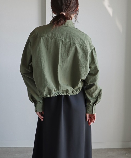 COURO(コウロ)の「ナイロンオーバーショートシャツ(シャツ/ブラウス・レディース・サーモンピンク/アイボリー/ブラック/オリーブ/ブルー・FREE)」の20枚目の写真