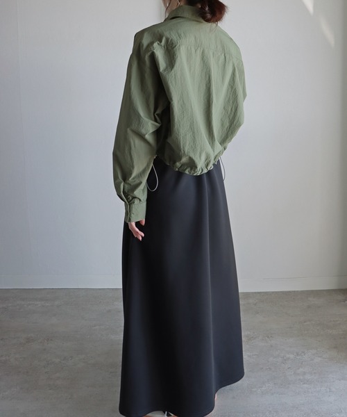 COURO(コウロ)の「ナイロンオーバーショートシャツ(シャツ/ブラウス・レディース・サーモンピンク/アイボリー/ブラック/オリーブ/ブルー・FREE)」の21枚目の写真