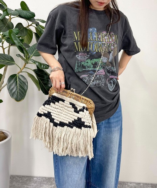 fredy emue（フレディエミュ）の「ラタンフレームフリンジクラッチバック（クラッチバッグ・レディース・キナリ・FREE）」の3枚目の写真