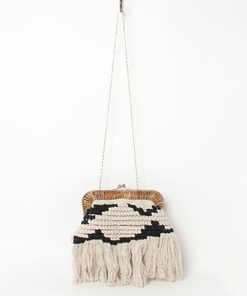 fredy emue（フレディエミュ）の「ラタンフレームフリンジクラッチバック（クラッチバッグ・レディース・キナリ・FREE）」の5枚目の写真