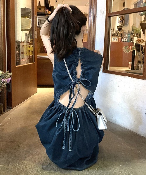OSYAREVO(オシャレボ)の「バックシャン デニム ロングワンピース(ワンピース・レディース・ネイビー・ONESIZE)」の4枚目の写真
