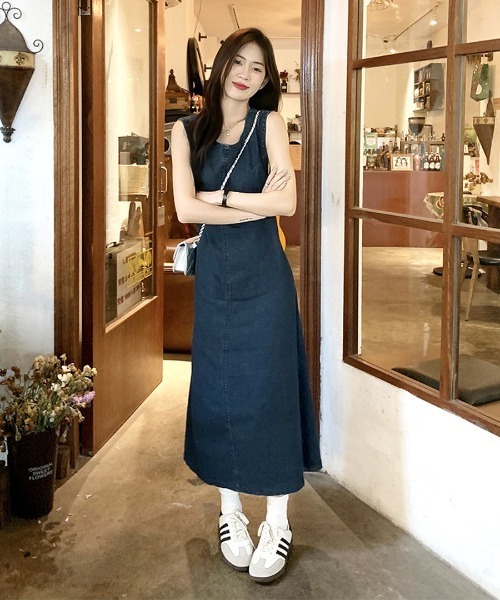 OSYAREVO(オシャレボ)の「バックシャン デニム ロングワンピース(ワンピース・レディース・ネイビー・ONESIZE)」の8枚目の写真