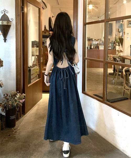 OSYAREVO(オシャレボ)の「バックシャン デニム ロングワンピース(ワンピース・レディース・ネイビー・ONESIZE)」の9枚目の写真