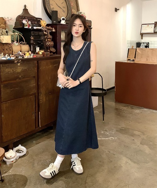 OSYAREVO(オシャレボ)の「バックシャン デニム ロングワンピース(ワンピース・レディース・ネイビー・ONESIZE)」の10枚目の写真