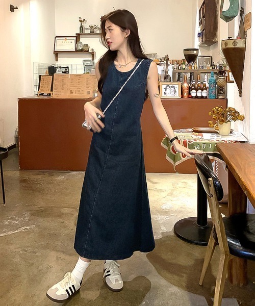 OSYAREVO(オシャレボ)の「バックシャン デニム ロングワンピース(ワンピース・レディース・ネイビー・ONESIZE)」の12枚目の写真