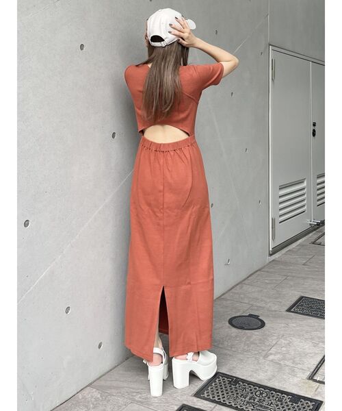 MURUA（ムルーア）の「アシメネックバックオープンワンピース（ワンピース・レディース・モカ/オレンジ/アイボリー/ブラック・FREE）」の4枚目の写真
