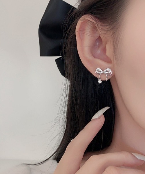 ポメころびさま 専用 天然シェル ロゼンジピアス メタルフラワーアシメピアス | AND ON JIONE STORE（アンドオン