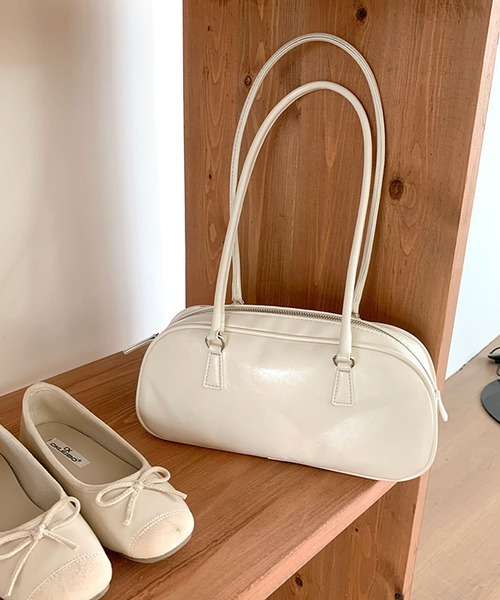 florist(フローリスト)の「メタリック横長オーバルボストン(ボストンバッグ・レディース・ブラック/シルバー/ホワイト・M)」の21枚目の写真