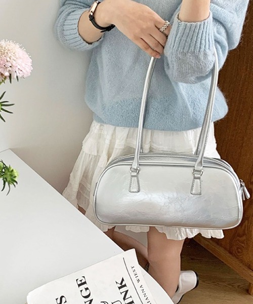 florist(フローリスト)の「メタリック横長オーバルボストン(ボストンバッグ・レディース・ブラック/シルバー/ホワイト・M)」の4枚目の写真