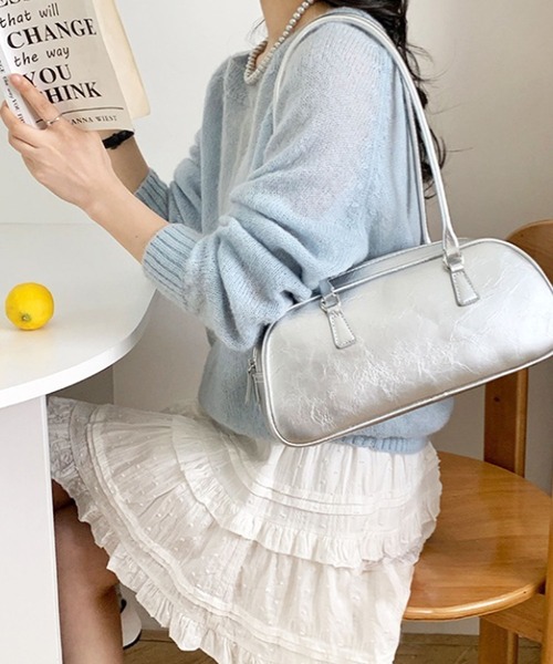 florist(フローリスト)の「メタリック横長オーバルボストン(ボストンバッグ・レディース・ブラック/シルバー/ホワイト・M)」の5枚目の写真