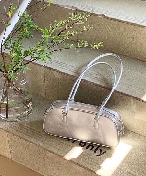 florist(フローリスト)の「メタリック横長オーバルボストン(ボストンバッグ・レディース・ブラック/シルバー/ホワイト・M)」の7枚目の写真