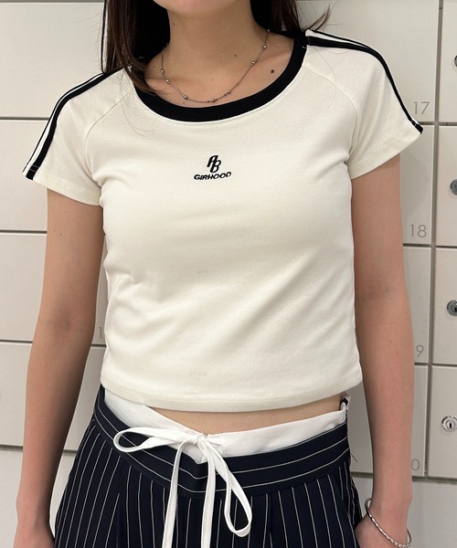 solleim(ソルレム)の「ワンポイントロゴラインTシャツ(Tシャツ/カットソー・レディース・アイボリー/ブラック/ベージュ・M)」の7枚目の写真
