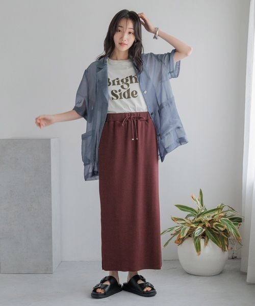 LOWRYS FARM(ローリーズファーム)の「コンパクトプリントTシャツ 131955(Tシャツ/カットソー・レディース・チャコールグレー/パープル/アイボリー・FREE)」の4枚目の写真