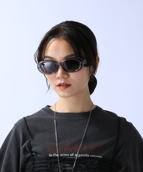 JEANASIS(ジーナシス)の「ワイドフレームサングラス/132294(サングラス・レディース・グレー系その他/ブラック系その他・FREE)」の3枚目の写真