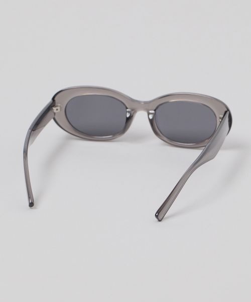 JEANASIS(ジーナシス)の「ワイドフレームサングラス/132294(サングラス・レディース・グレー系その他/ブラック系その他・FREE)」の7枚目の写真