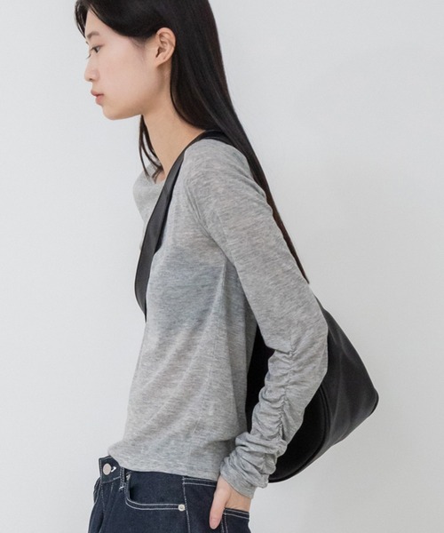 HEILIS(ヘイリス)の「袖シャーリングシアートップス / ロンT 長袖 カットソー メランジ 春服 夏服 秋服 レイヤード 透け感 シアー ギャザー(Tシャツ/カットソー・レディース・アイボリー/ブラック/ブルー/グレー/オレンジ・FREE)」の19枚目の写真