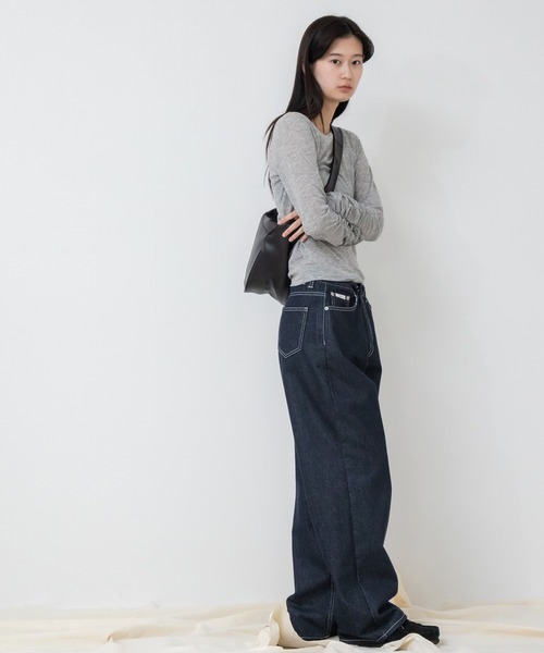 HEILIS(ヘイリス)の「袖シャーリングシアートップス / ロンT 長袖 カットソー メランジ 春服 夏服 秋服 レイヤード 透け感 シアー ギャザー(Tシャツ/カットソー・レディース・アイボリー/ブラック/ブルー/グレー/オレンジ・FREE)」の22枚目の写真