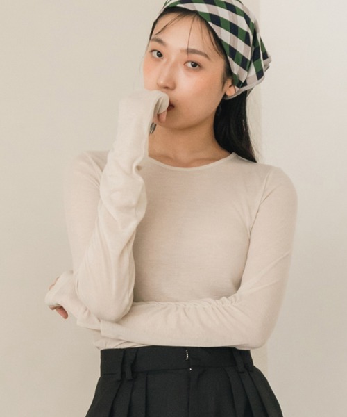 HEILIS(ヘイリス)の「袖シャーリングシアートップス / ロンT 長袖 カットソー メランジ 春服 夏服 秋服 レイヤード 透け感 シアー ギャザー(Tシャツ/カットソー・レディース・アイボリー/ブラック/ブルー/グレー/オレンジ・FREE)」の13枚目の写真