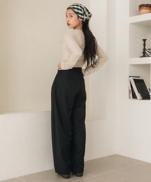 HEILIS(ヘイリス)の「袖シャーリングシアートップス / ロンT 長袖 カットソー メランジ 春服 夏服 秋服 レイヤード 透け感 シアー ギャザー(Tシャツ/カットソー・レディース・アイボリー/ブラック/ブルー/グレー/オレンジ・FREE)」の10枚目の写真