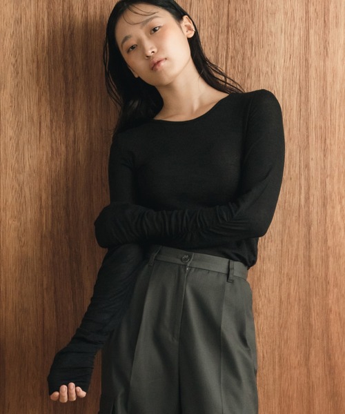 HEILIS(ヘイリス)の「袖シャーリングシアートップス / ロンT 長袖 カットソー メランジ 春服 夏服 秋服 レイヤード 透け感 シアー ギャザー(Tシャツ/カットソー・レディース・アイボリー/ブラック/ブルー/グレー/オレンジ・FREE)」の14枚目の写真