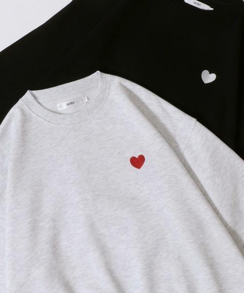 SITRY（シトリー）の「SITRY Flower ＆ Heart Embroidery Sweat Shirt/別注 オーバーサイズ フラワー ハートロゴ ワンポイントラメ刺繍 裏起毛 スウェット トレーナー（スウェット・レディース・グレー系その他2/ホワイト/ホワイト系その他/アッシュグレー/ブラック系その他/ホワイト系その他2/ブラック/グレー系その他/ブラック系その他2/グレー系その他3/グレー系その他4/グレー系その他5/ホワイト系その他3/ブラック系その他4/ホワイト系その他5/ホワイト系その他4/ブラック系その他3/ブラック系その他5/ネイビー/ネイビー系/グレー系その他7/グレー系その他6/ブラック系その他7/ブラック系その他6/ブラウン/ブラウン系その他・M/L/XL）」の20枚目の写真