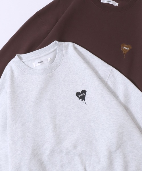 SITRY（シトリー）の「SITRY Flower ＆ Heart Embroidery Sweat Shirt/別注 オーバーサイズ フラワー ハートロゴ ワンポイントラメ刺繍 裏起毛 スウェット トレーナー（スウェット・レディース・グレー系その他2/ホワイト/ホワイト系その他/アッシュグレー/ブラック系その他/ホワイト系その他2/ブラック/グレー系その他/ブラック系その他2/グレー系その他3/グレー系その他4/グレー系その他5/ホワイト系その他3/ブラック系その他4/ホワイト系その他5/ホワイト系その他4/ブラック系その他3/ブラック系その他5/ネイビー/ネイビー系/グレー系その他7/グレー系その他6/ブラック系その他7/ブラック系その他6/ブラウン/ブラウン系その他・M/L/XL）」の21枚目の写真