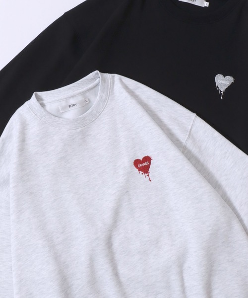 SITRY（シトリー）の「SITRY Flower ＆ Heart Embroidery Sweat Shirt/別注 オーバーサイズ フラワー ハートロゴ ワンポイントラメ刺繍 裏起毛 スウェット トレーナー（スウェット・レディース・グレー系その他2/ホワイト/ホワイト系その他/アッシュグレー/ブラック系その他/ホワイト系その他2/ブラック/グレー系その他/ブラック系その他2/グレー系その他3/グレー系その他4/グレー系その他5/ホワイト系その他3/ブラック系その他4/ホワイト系その他5/ホワイト系その他4/ブラック系その他3/ブラック系その他5/ネイビー/ネイビー系/グレー系その他7/グレー系その他6/ブラック系その他7/ブラック系その他6/ブラウン/ブラウン系その他・M/L/XL）」の22枚目の写真