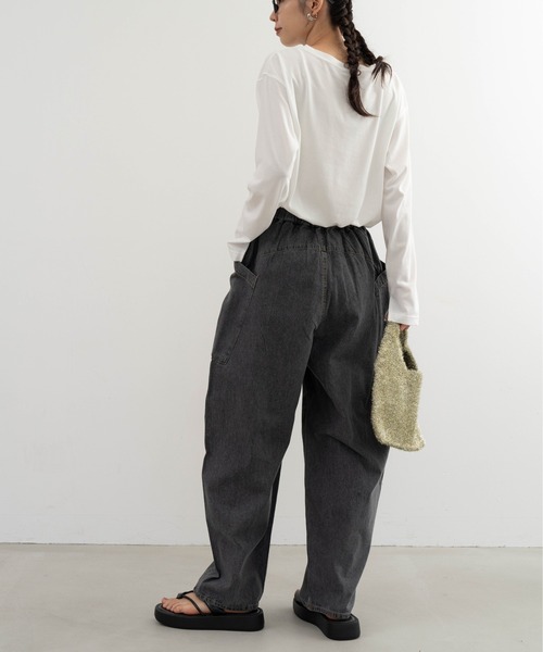 refinedworks(リファインドワークス)の「【refinedworks】ブラスト加工をしっかりめにかけているデニムパンツ(デニムパンツ・レディース・ブラック/ネイビー・FREE)」の12枚目の写真