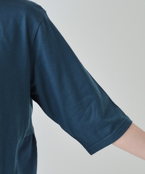 SHOO・LA・RUE（シューラルー）の「【洗える/5分袖】バックギャザー 異素材切替トップス（Tシャツ/カットソー・レディース・ブラック/ブルーグリーン/ベージュ・04/03/02/01）」の16枚目の写真