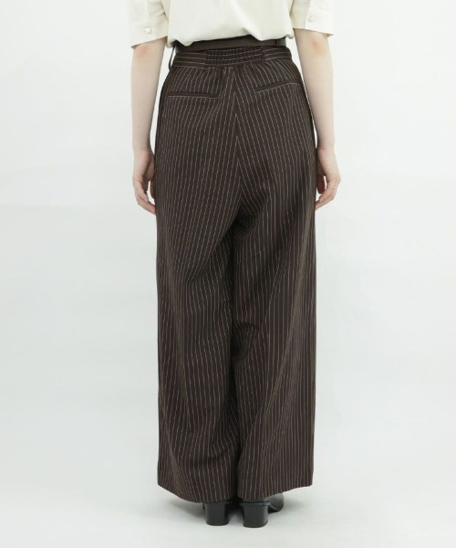 F i.n.t（フィント）の「【セットアップ対応/2サイズ展開】ビットベルト付きレジメストライプパンツ/F&A/fint（その他パンツ・レディース・グレー×ホワイト/ブラウン・2/1）」の12枚目の写真