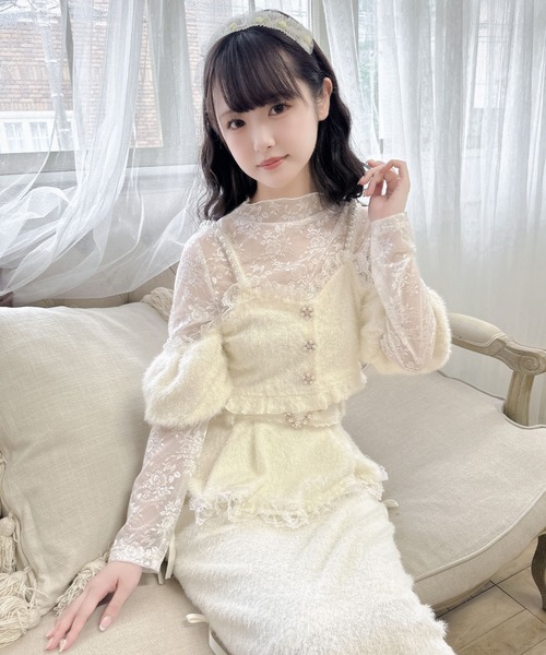 レース付きベージュ長袖Tシャツ レース付きベージュ長袖Tシャツ - メルカリ